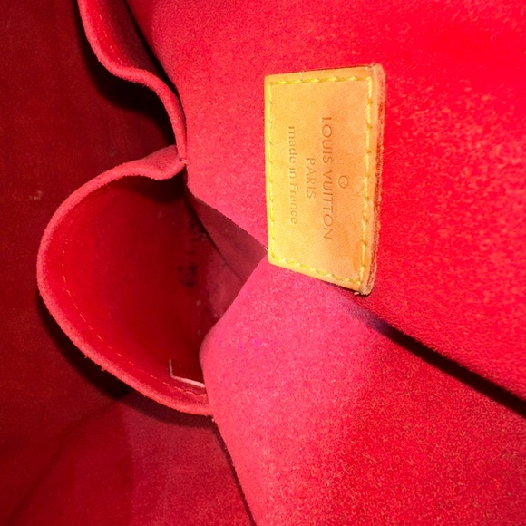 Louis Vuitton Gaia monogram with Red sides - Picture 6 of 9